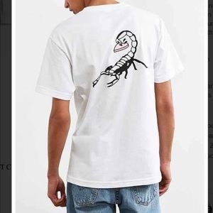UO Joe Flores ARTIST TEE Short Sleeve Lovestruck